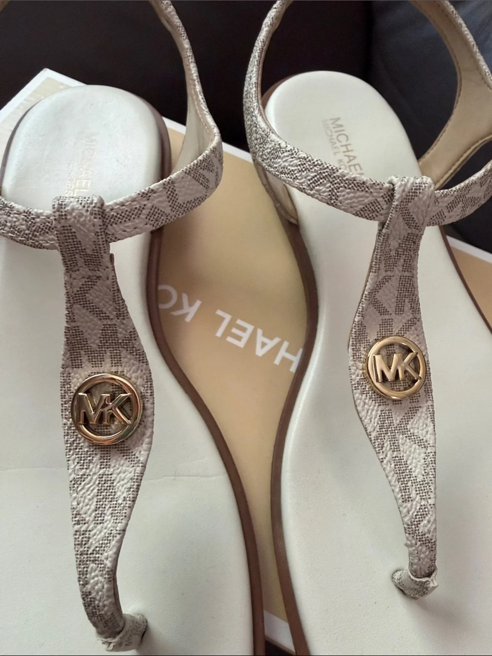 Women’s Michael Kors Vanilla Mallory Thong T-Strap Slingback Sandals Size 9 - Picture 5 of 11